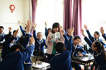 看日女人君谊中学“新初中”